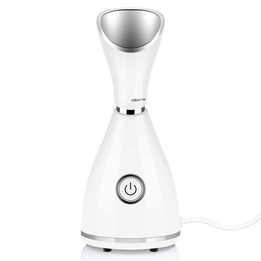 Vaporisateur facial en utilisation - vapeur chaude