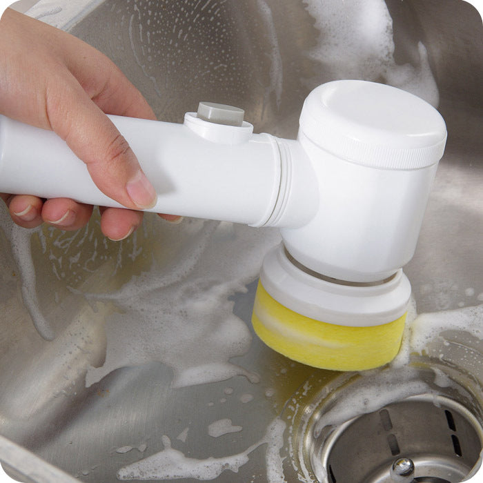 Brosse de nettoyage sans fil en utilisation - salle de bain
