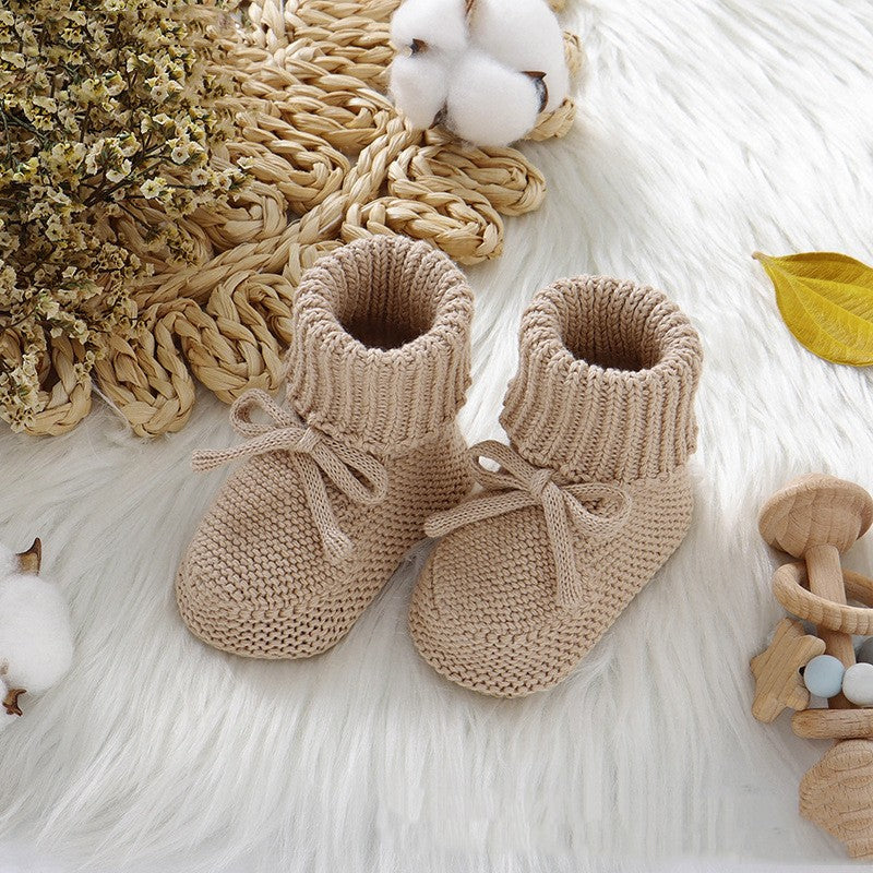 Chaussons Tricotés Bébé — Nœud Papillon Mignon — vue avant